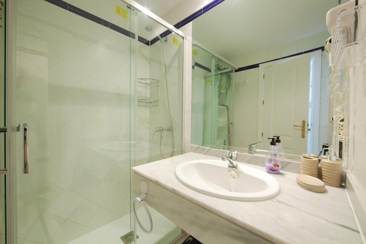 Varios Apartamentos Romana Playa Elviria Marbella Ngoại thất bức ảnh