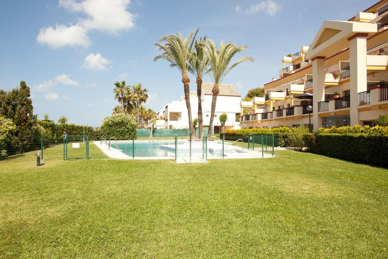 Varios Apartamentos Romana Playa Elviria Marbella Ngoại thất bức ảnh