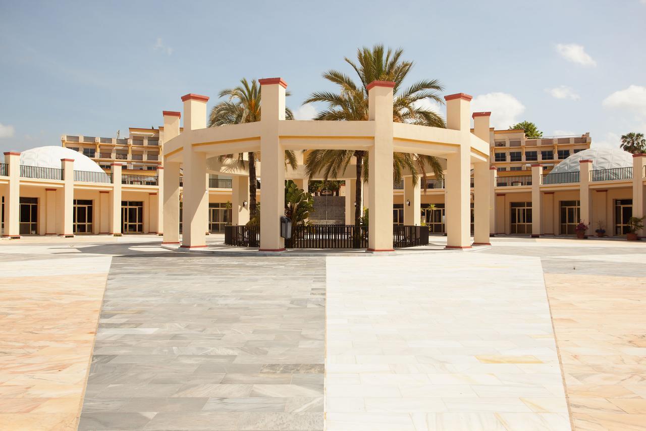 Varios Apartamentos Romana Playa Elviria Marbella Ngoại thất bức ảnh