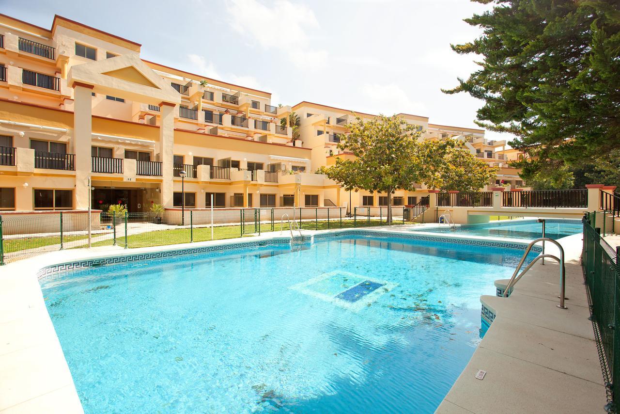 Varios Apartamentos Romana Playa Elviria Marbella Ngoại thất bức ảnh