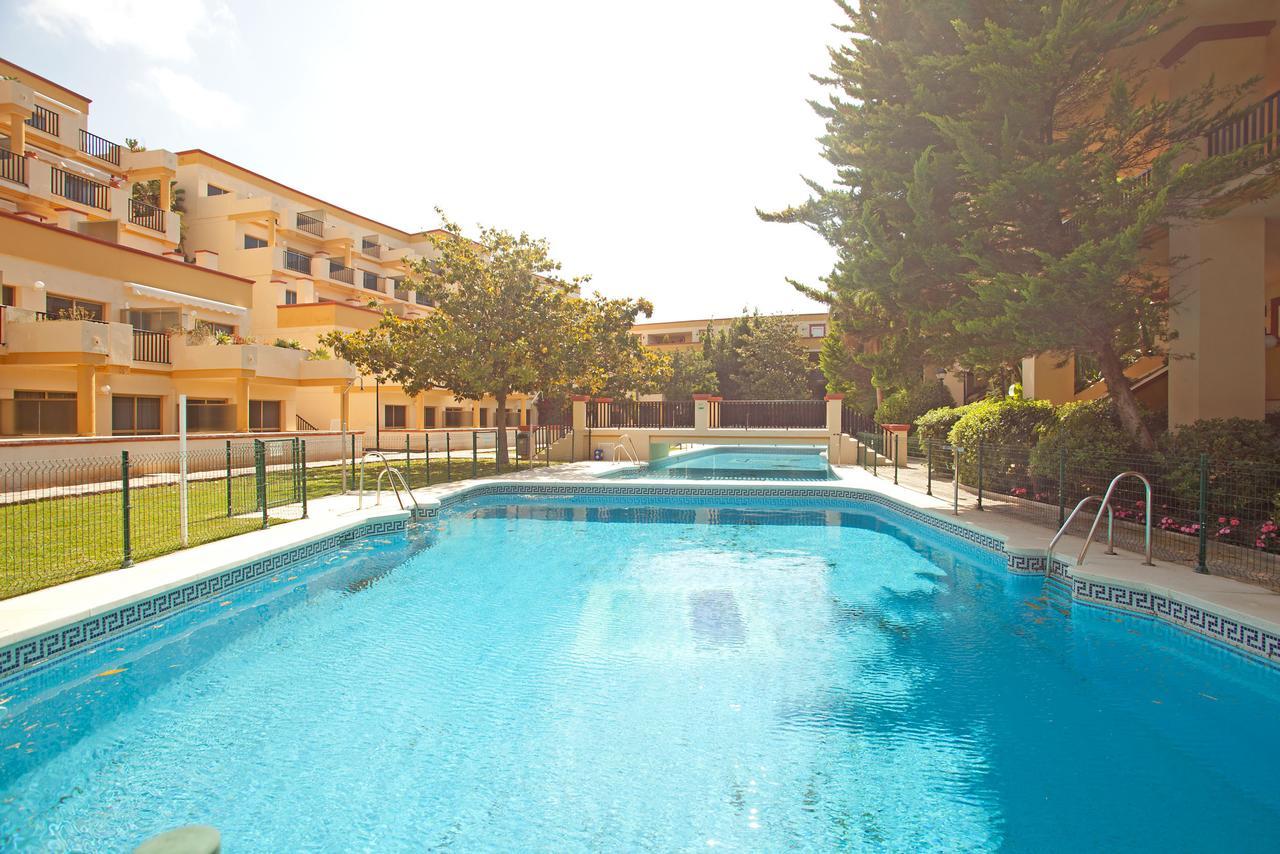 Varios Apartamentos Romana Playa Elviria Marbella Ngoại thất bức ảnh