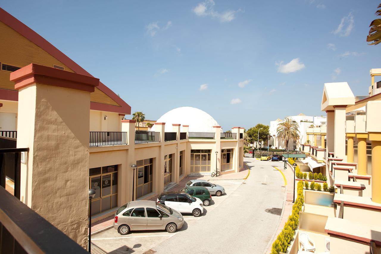 Varios Apartamentos Romana Playa Elviria Marbella Ngoại thất bức ảnh