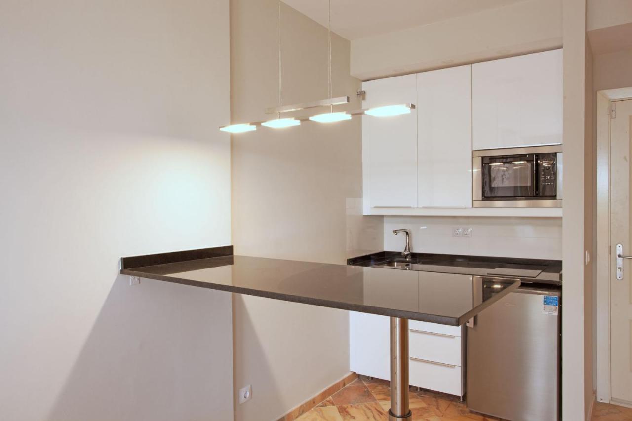 Varios Apartamentos Romana Playa Elviria Marbella Ngoại thất bức ảnh