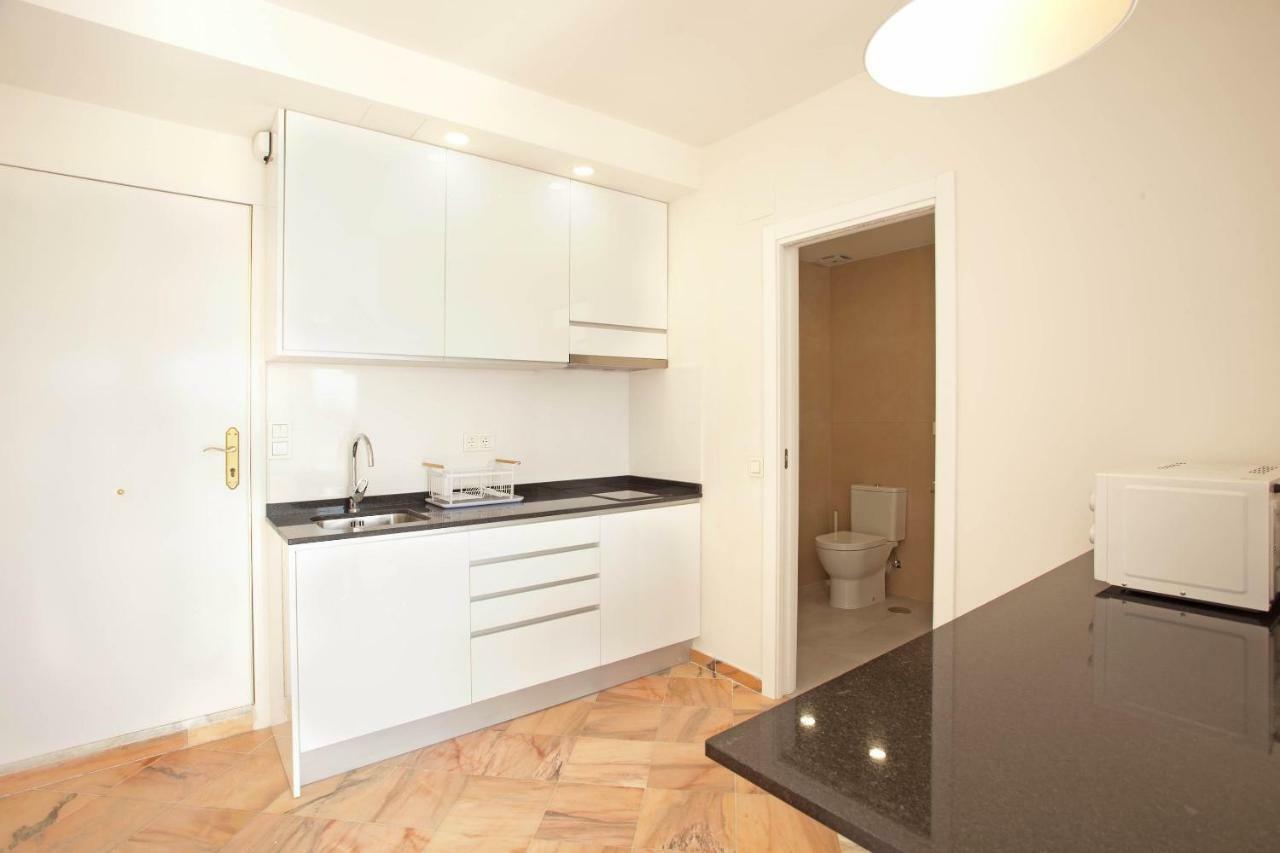 Varios Apartamentos Romana Playa Elviria Marbella Ngoại thất bức ảnh