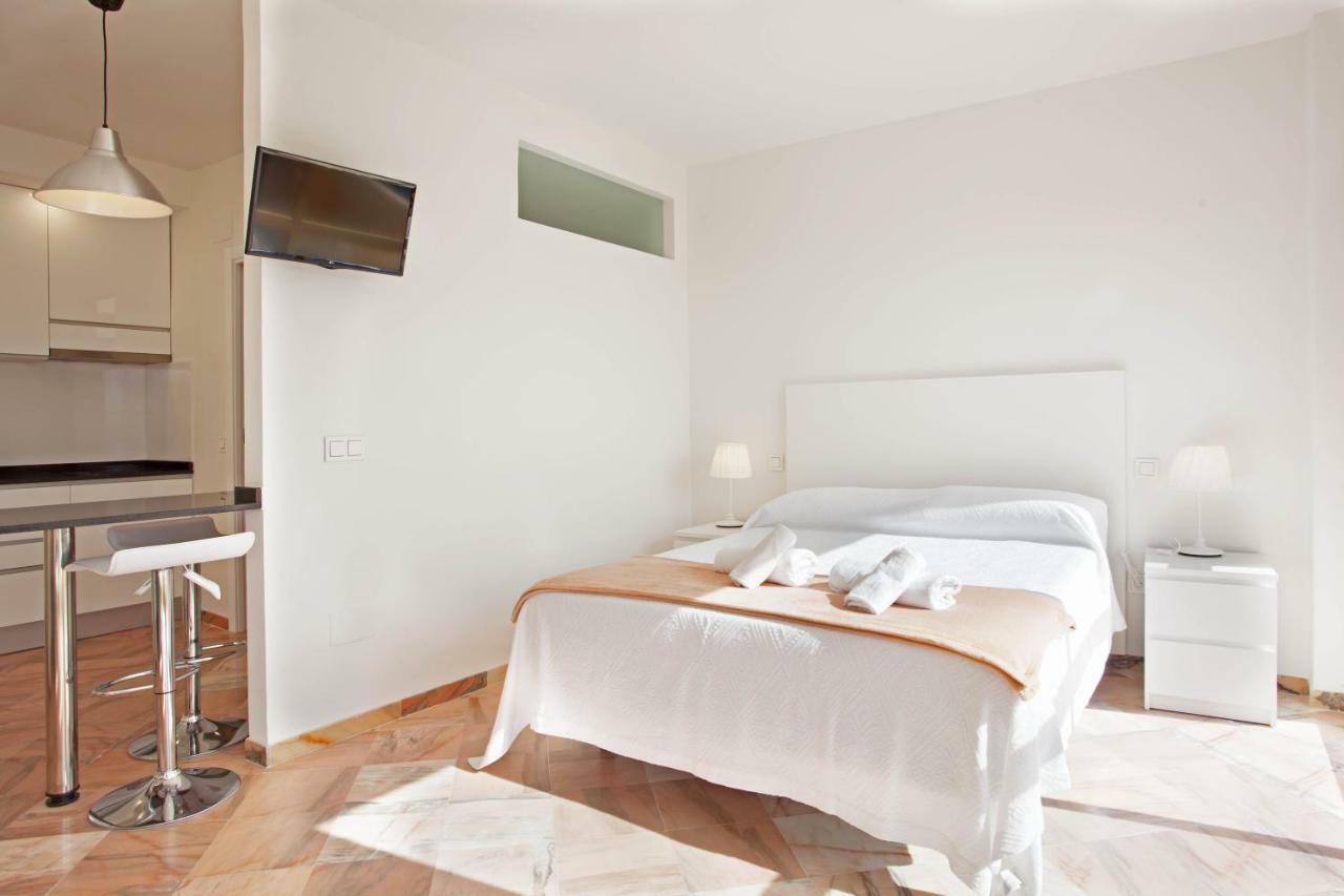 Varios Apartamentos Romana Playa Elviria Marbella Ngoại thất bức ảnh